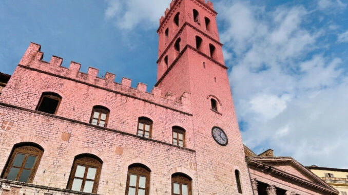 Donazione organi illumina Assisi con un messaggio di speranza