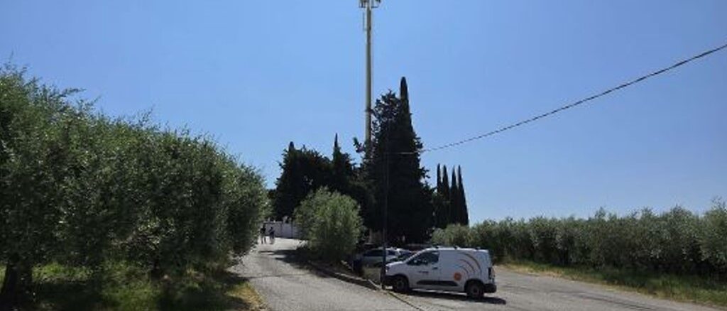 Assisi, antenna a Palazzo: scontro in Consiglio