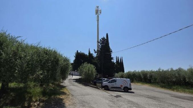 Assisi, antenna a Palazzo: scontro in Consiglio